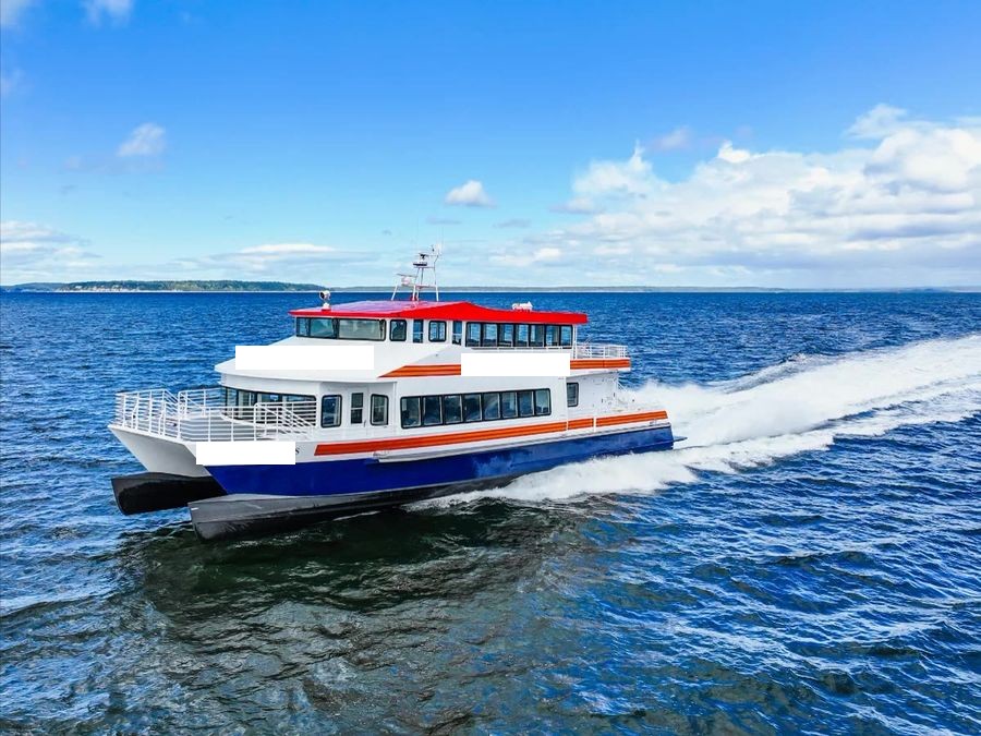 Aluminum catamaran passenger boat full-speed run